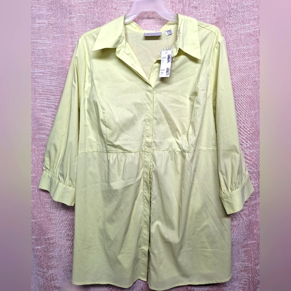 NWT Avenue ladies size 18/20 long shirt.
